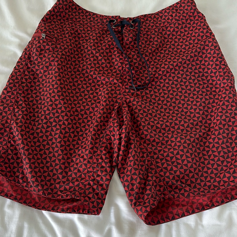 Patagonia Board Shorts Men’s Size 32 Navy Red